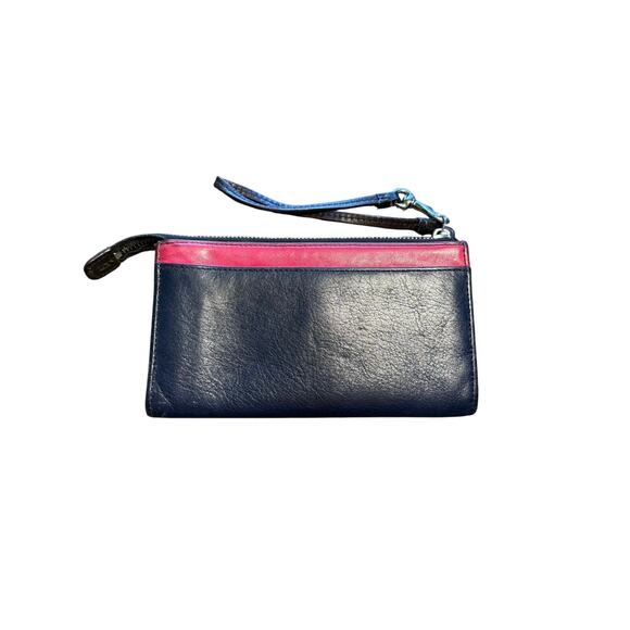 Coach Legacy 2 tone leather wristlet - Picture 2 of 7